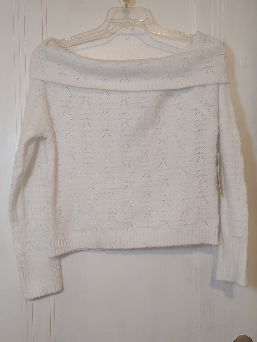 No Boundaries Women's Size XXL (20) Off Shoulder Pullover Sweater Winter White